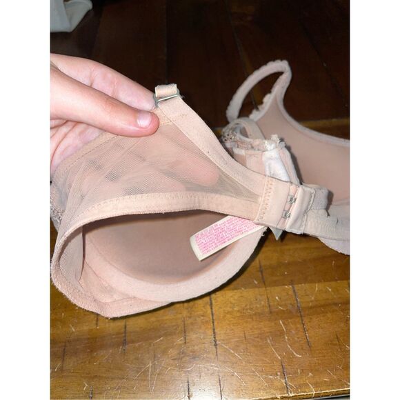 Victoria’s Secret Body By Victoria Lined Perfect Coverage Lace Bra Size 34C - Picture 5 of 9